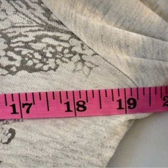 VENUS Cream Long Sleeve Top with Dark Charcoal Lace Accents Sixe L - Picture 8 of 12